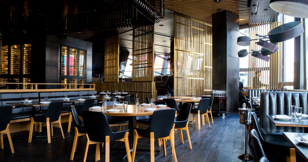 WhatsApp chatbot restoran Malaysia showing menu and ordering